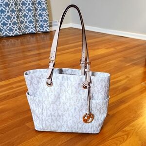 Michael Kors Jet Set Tote